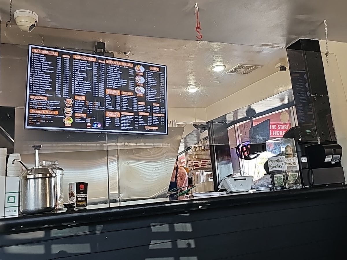 Queens Burgers - Pacoima